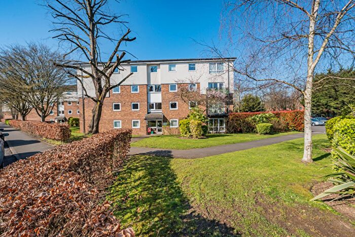 2 Bedroom Flat For Sale In Keith Park Road, Uxbridge, UB10