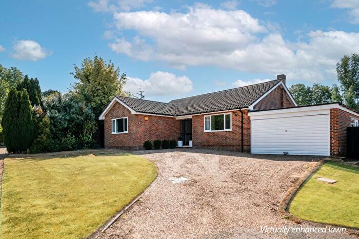 2 Bedroom Detached Bungalow For Sale In Lorian Drive, Reigate, RH2