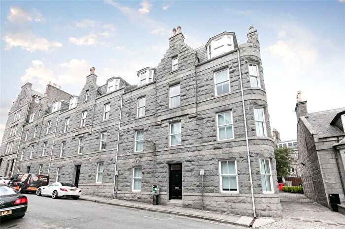 2 Bedroom Flat To Rent In Gilcomston Park, Aberdeen, Aberdeenshire, AB25