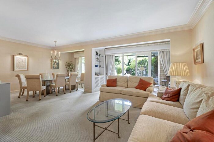 3 Bedroom Flat For Sale In West Heath Road, Hampstead, NW3