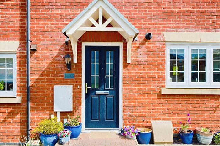 3 Bedroom Town House For Sale In New Avenue, Rearsby, LE7