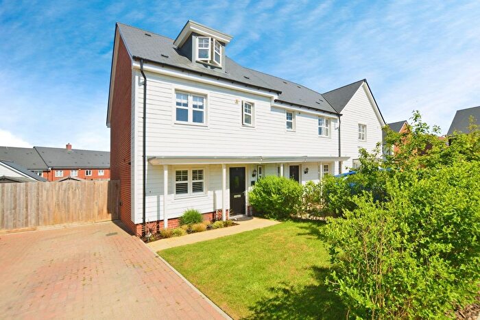 4 Bedroom End Of Terrace House For Sale In Shearwater Close, Finberry, Ashford, Kent, TN25