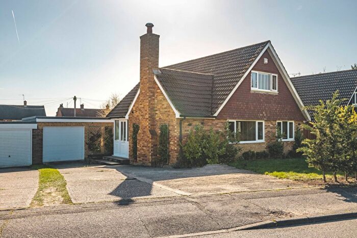 4 Bedroom Detached House For Sale In Farnham Lane, Farnham Royal, SL2