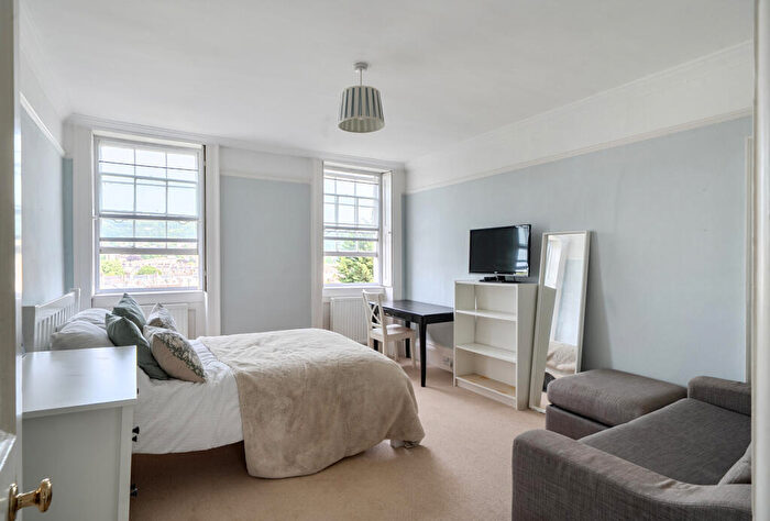 1 Bedroom Apartment For Sale In Bladud Buildings, Bath, Somerset, BA1