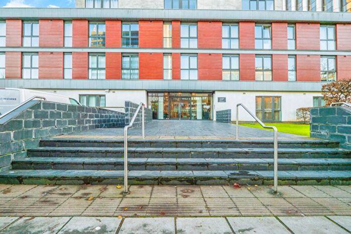 1 Bedroom Flat For Sale In Newport Road, Roath, Cardiff, CF24