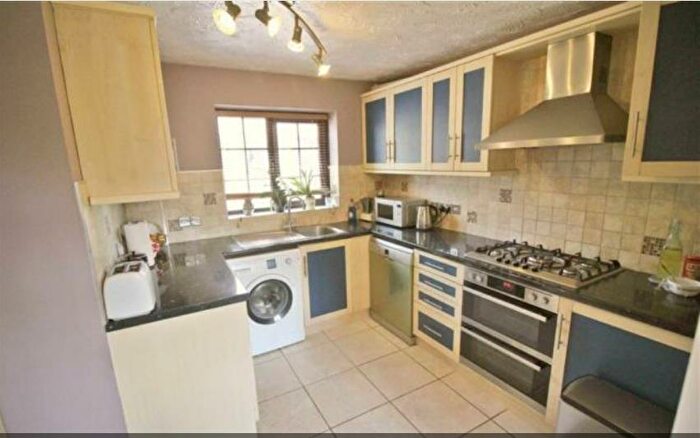 6 Bedroom House To Rent In Stone Hill, Two Mile Ash, Milton Keynes, MK8