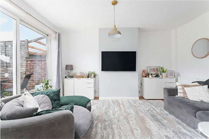 3 Bedroom End Of Terrace House For Sale In Truslove Road, West Norwood, London, SE27
