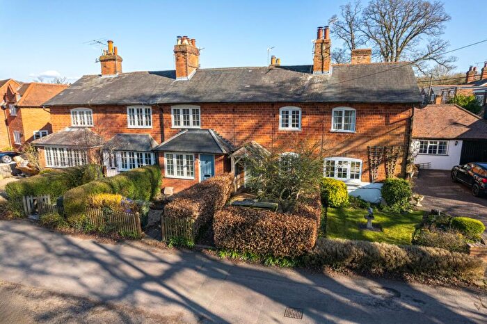 2 Bedroom Cottage To Rent In Causeway Cottages, Hartley Wintney, Hook, RG27