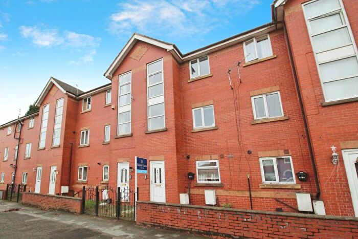 2 Bedroom Apartment To Rent In Hyde Road, Manchester, Greater Manchester, M18