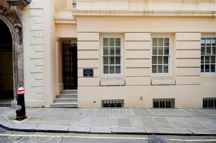 1 Bedroom Flat To Rent In College Hill, City, London, EC4R
