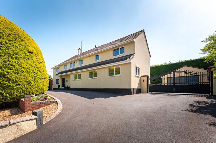 6 Bedroom Detached House For Sale In Greenhill Road, Sandford, BS25