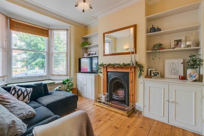 1 Bedroom Flat To Rent In Duntshill Road, London, SW18