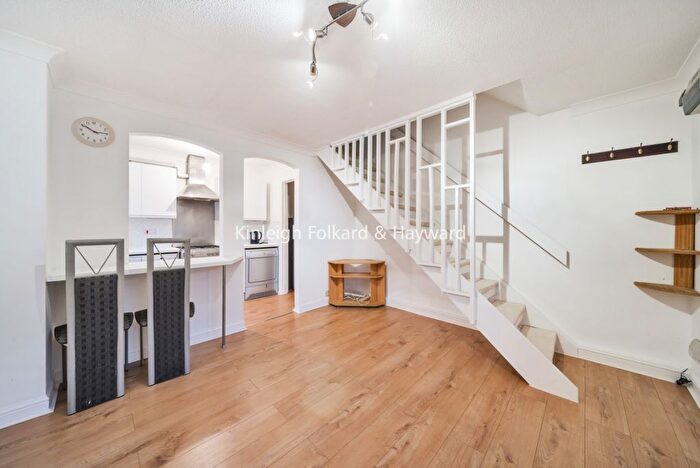 1 Bedroom Detached House To Rent In Gilpin Close, Mitcham, CR4