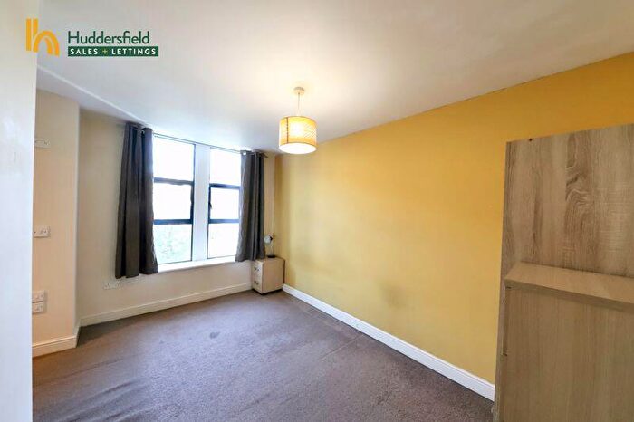 1 Bedroom Flat To Rent In Water Street, Huddersfield, HD1