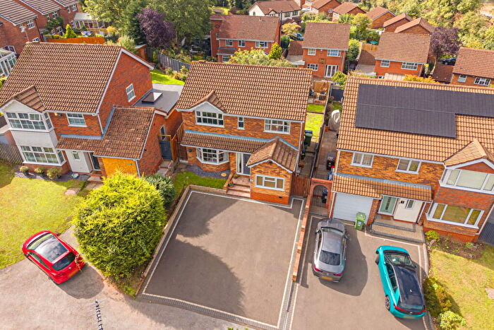 4 Bedroom Detached House For Sale In Foxlydiate Lane, Redditch, B97
