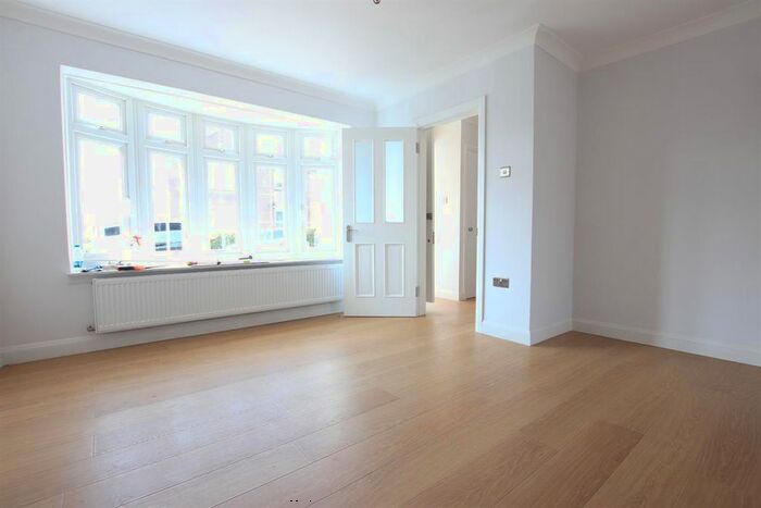 3 Bedroom Terraced House To Rent In Endersby Road, Arkley, Barnet, EN5