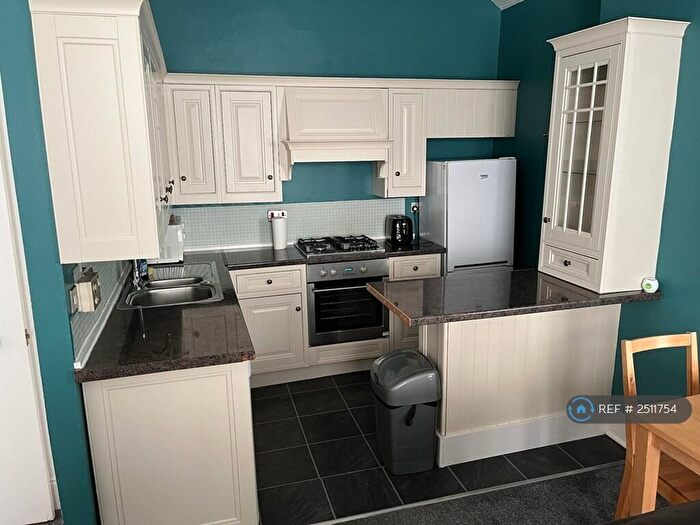 1 Bedroom Flat To Rent In Newton Street, Edinburgh, EH11