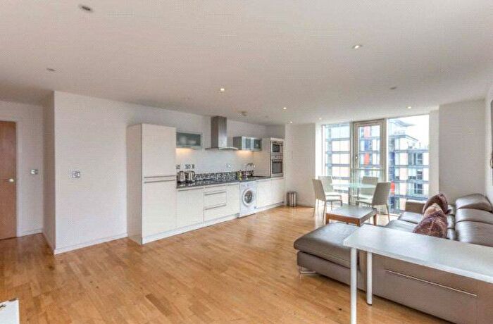 2 Bedroom Flat To Rent In Ability Place, Milharbour, London, E14
