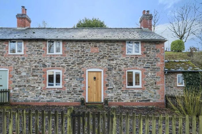 4 Bedroom Cottage For Sale In Llandrindod Wells, Powys, LD1