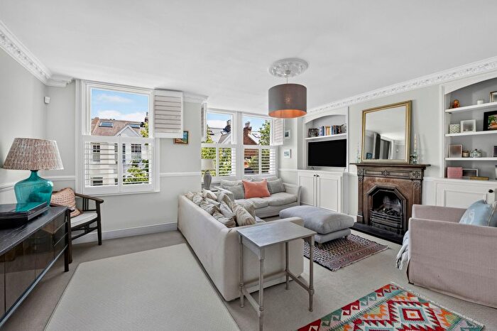 3 Bedroom Flat For Sale In Second Avenue, Mortlake, SW14