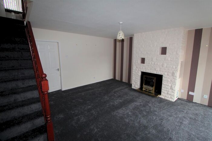 3 Bedroom Detached House To Rent In Daffodil Place, Walsall, WS5