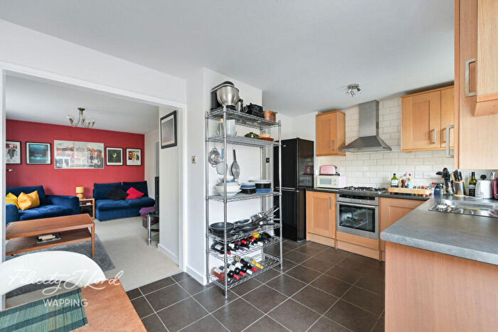 3 Bedroom Maisonette For Sale In Blue Anchor Yard, London, E1