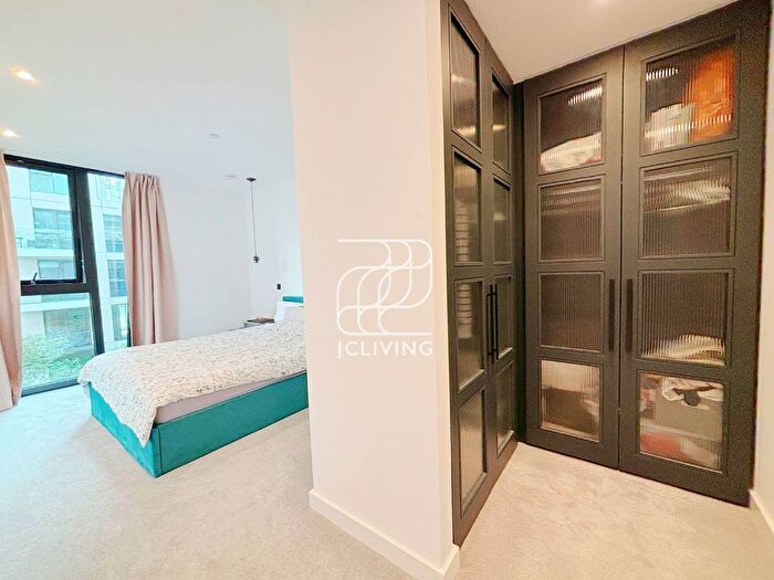 1 Bedroom Flat To Rent In Merino Gardens, London, E1W