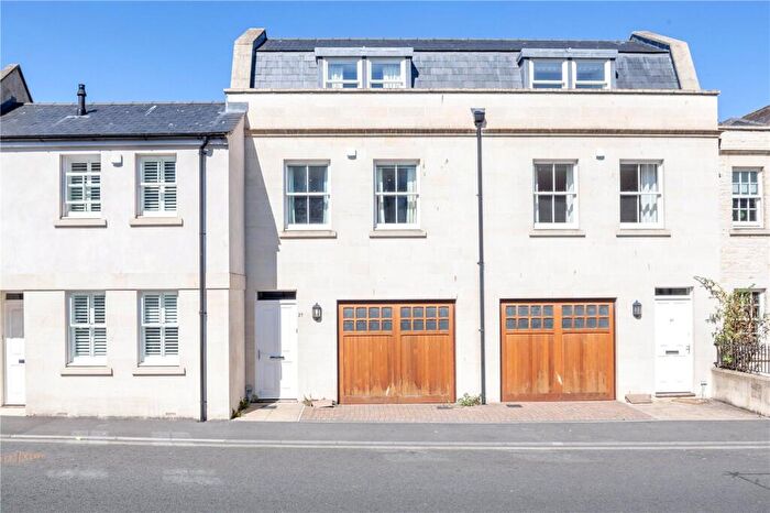 4 Bedroom Terraced House To Rent In James Street West, Bath, BA1