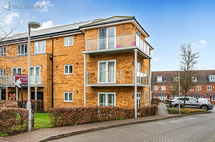 2 Bedroom Flat For Sale In Honeysuckle Court, Damson Way, SM5