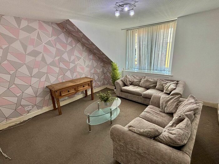 3 Bedroom Flat To Rent In Lorimer Street, Dundee, DD3