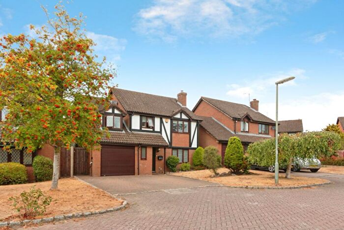 4 Bedroom Detached House For Sale In Windmill Field, Windlesham, Surrey, GU20