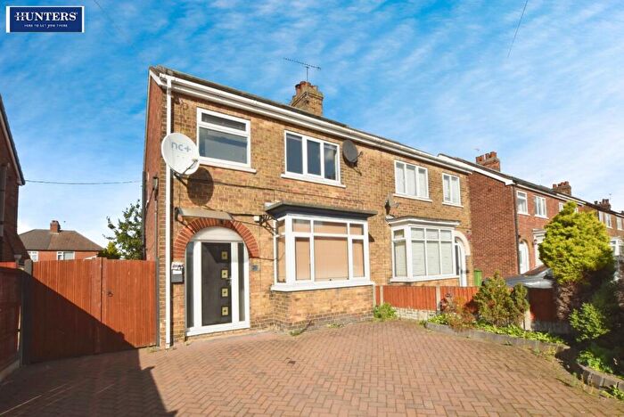 3 Bedroom Semi Detached House For Sale In Brandon Road, Scunthorpe, DN15