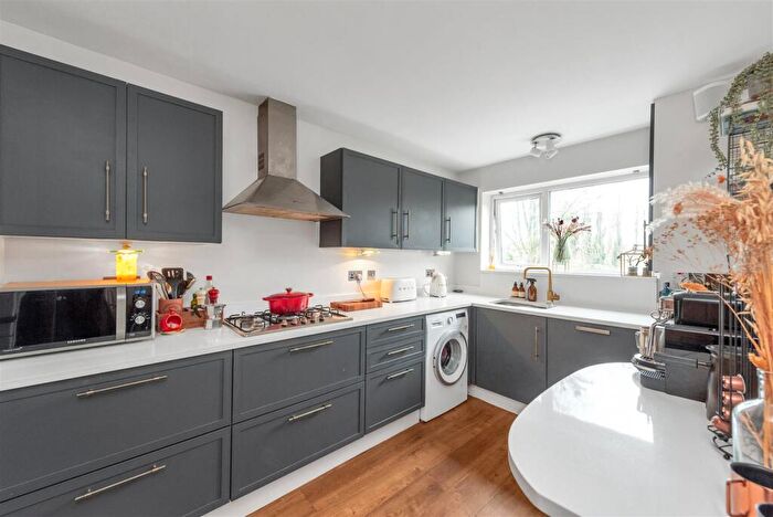 3 Bedroom Terraced House For Sale In Marquis Lane, Harpenden, AL5