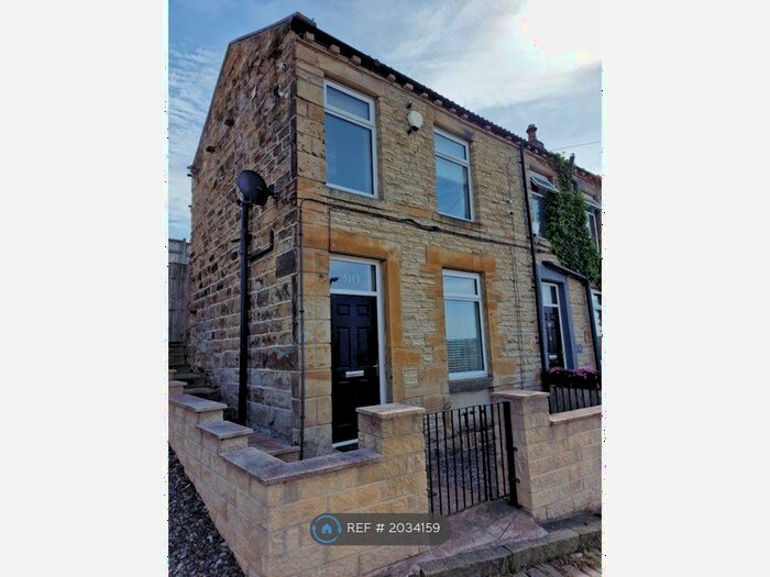 2 Bedroom End Of Terrace House To Rent In High Street, Hanging Heaton, Batley, WF17