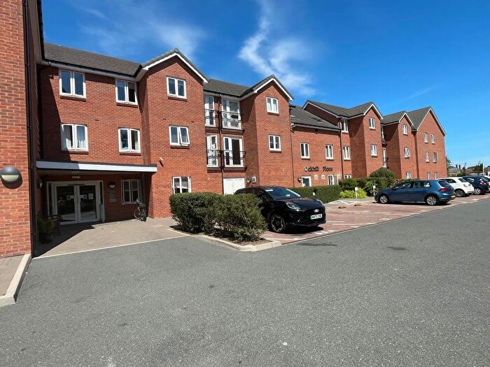 1 Bedroom Flat For Sale In Oakhill Place, High View, Bedford, Bedfordshire, MK41