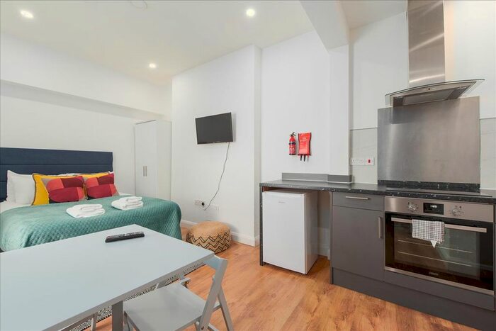 Studio To Rent In Warwick Road (/), London, SW5