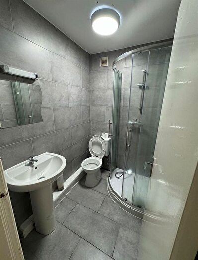 3 Bedroom Flat To Rent In Clarendon Road, Leeds, LS2