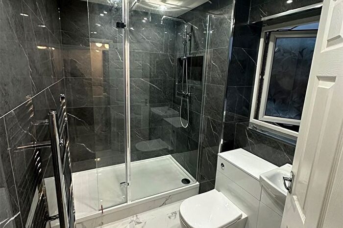 2 Bedroom Flat For Sale In Park Hill, Park Hill, South London, London, SW4