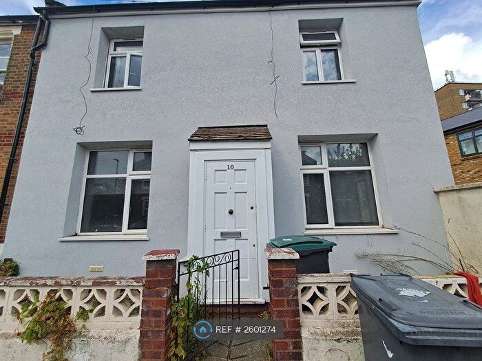 4 Bedroom Detached House To Rent In Montague Road, London, N15