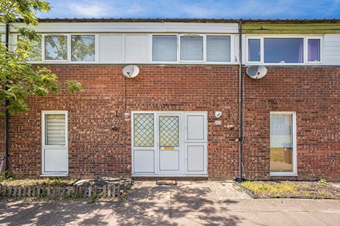 4 Bedroom Terraced House For Sale In Horners Croft, Milton Keynes, MK12