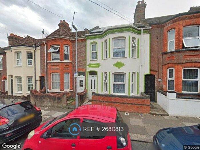 2 Bedroom Flat To Rent In Lyndhurst Road, Luton, LU1