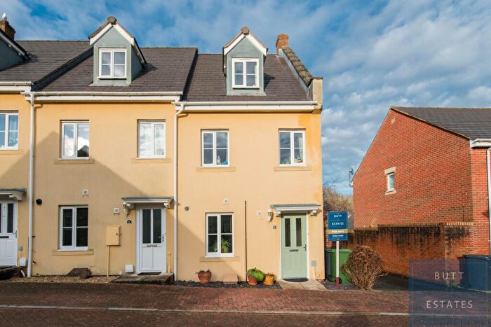 3 Bedroom End Of Terrace House For Sale In Norman Mews, Exeter, EX2
