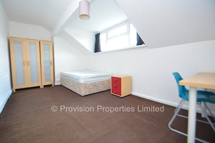 6 Bedroom End Of Terrace House To Rent In Woodsley Road, Hyde Park, Leeds, LS3