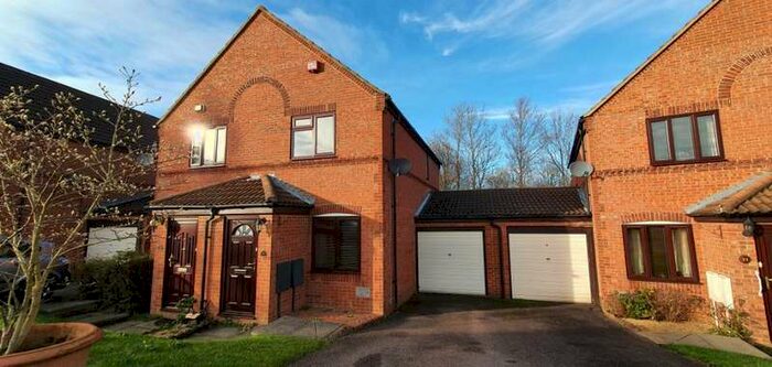 2 Bedroom House To Rent In Coggeshall Grove Wavendon Gate, Milton Keynes, MK7