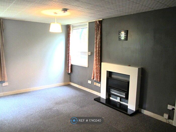 2 Bedroom Flat To Rent In Robinson Court, Stoke-On-Trent, ST3