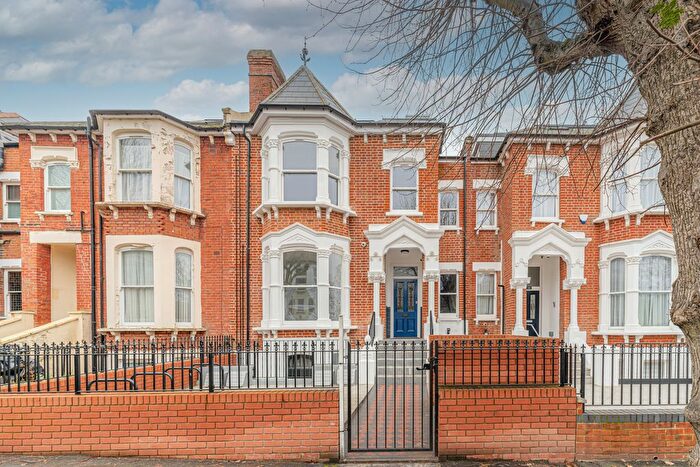 1 Bedroom Flat To Rent In Stapleton Hall Road, N4