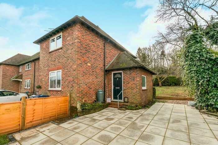 2 Bedroom Flat To Rent In Springfield, Elstead, Godalming, GU8