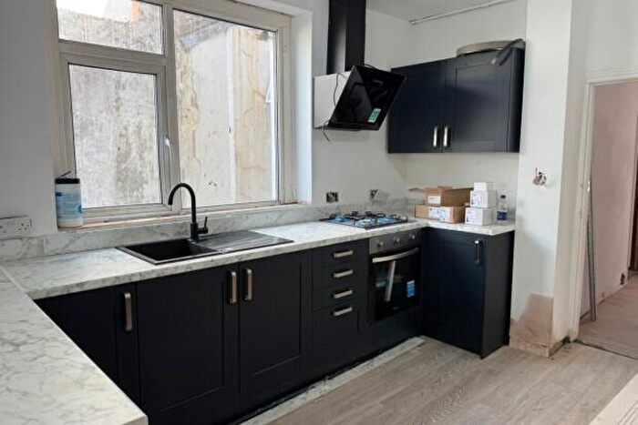 6 Bedroom Terraced House To Rent In Moy Road Cardiff, CF24