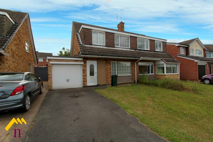 3 Bedroom Semi-Detached House To Rent In Ambleside Crescent, Sprotbrough, Doncaster, DN5