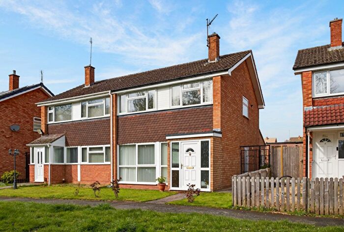 3 Bedroom Semi Detached House For Sale In Dewpond Close, Holmer, Hereford, HR4